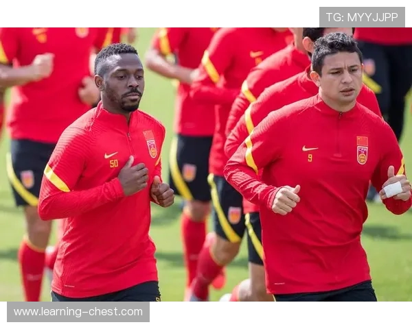 美加墨世界杯三国之争：赛事精彩瞬间与历史对决回顾